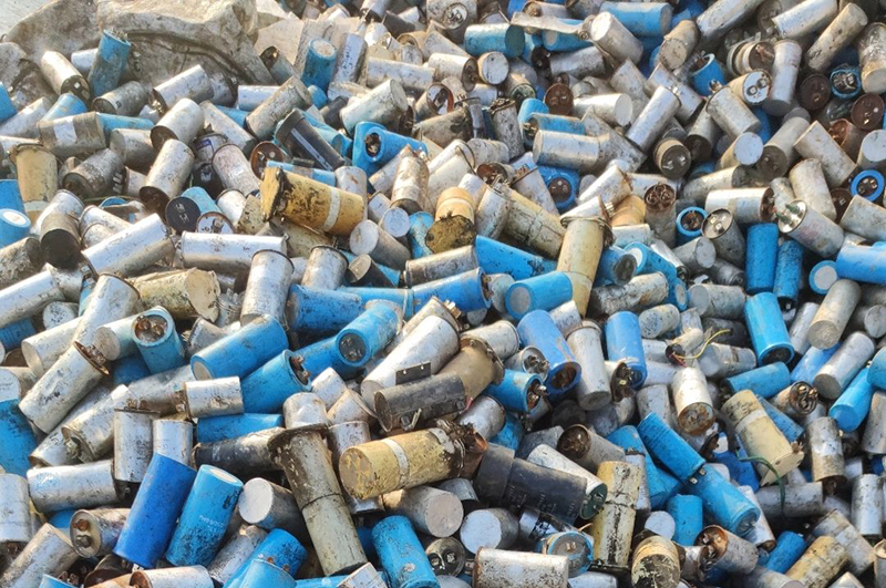 废电容连续式炭化炉物料