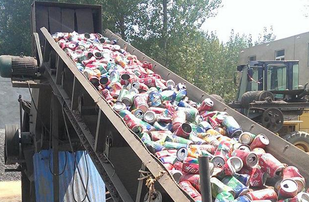 新型炭化炉将易拉罐脱漆流程全自动化，提高生产效率，降低人力成本，河南西德机械设备