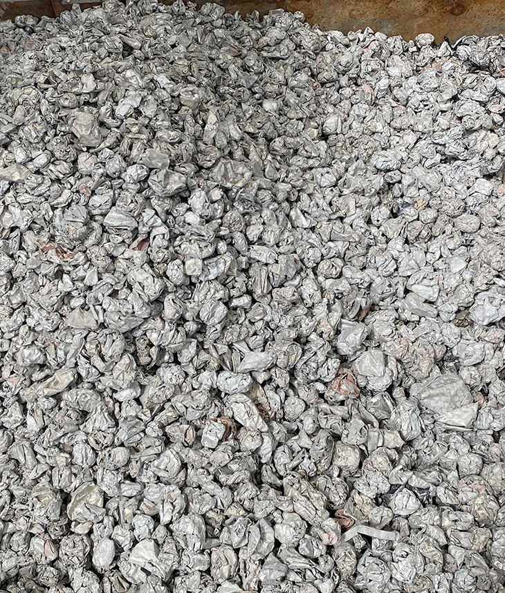 <strong>易拉罐热解脱漆炉：高效环保的工业新选择</strong>