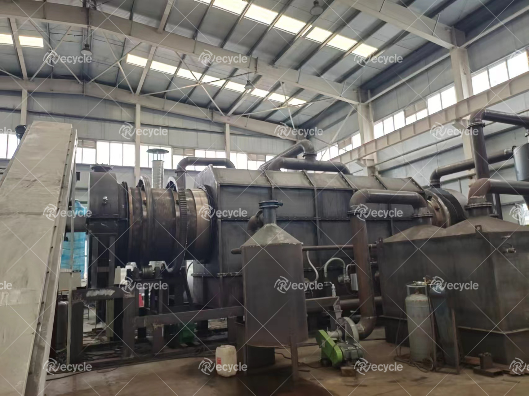 <strong>家具厂木屑碳化，连续式炭化炉的环保应用</strong>