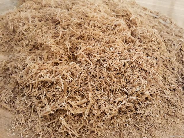 <strong> 木屑的碳化利用，连续式生物质炭化炉</strong>